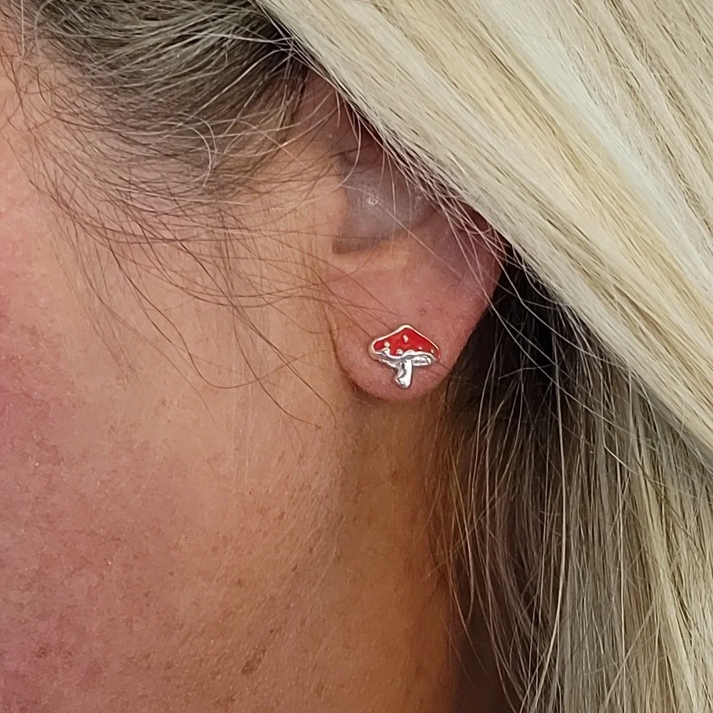 🔥LAST PAIR🔥 FROG AND MUSHROOM STUD EARRINGS - Picture 5 of 6